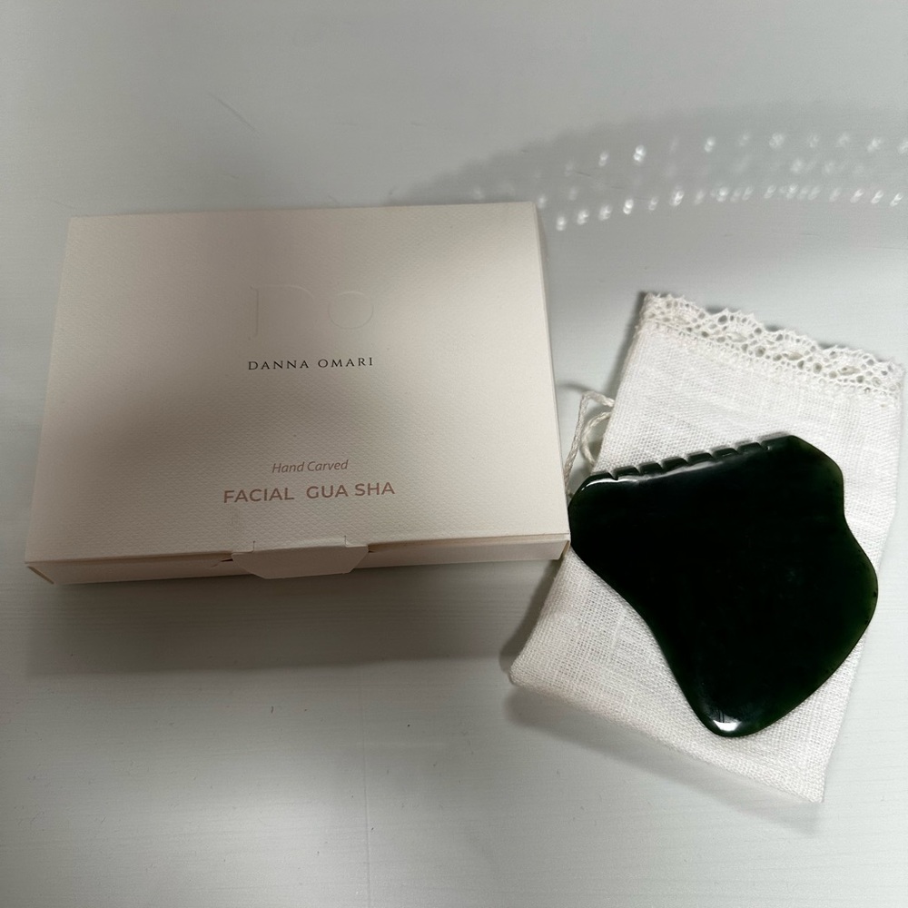 JADE GUA SHA BY DANNA OMARI